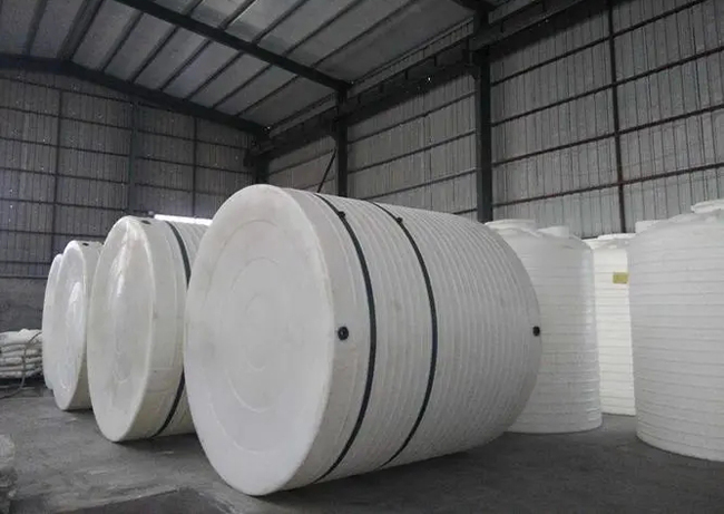 全塑立式儲(chǔ)罐